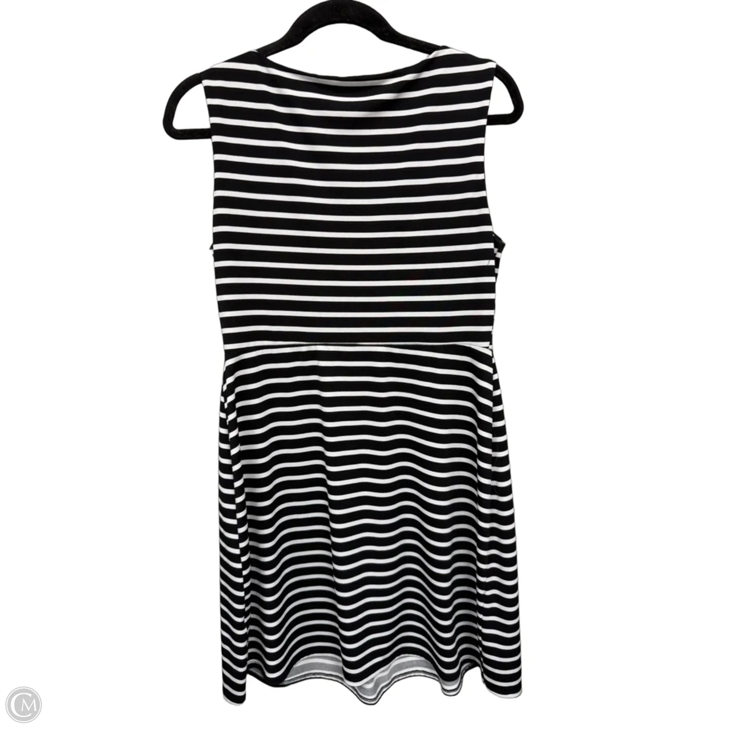 Dress Casual Short By Clothes Mentor In Black & White, Size: 8