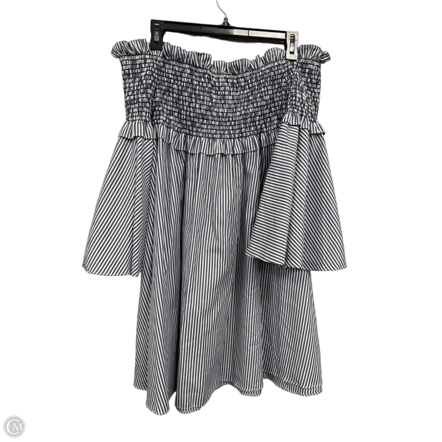 Dress Casual Short By Cmc In Grey & White, Size: M