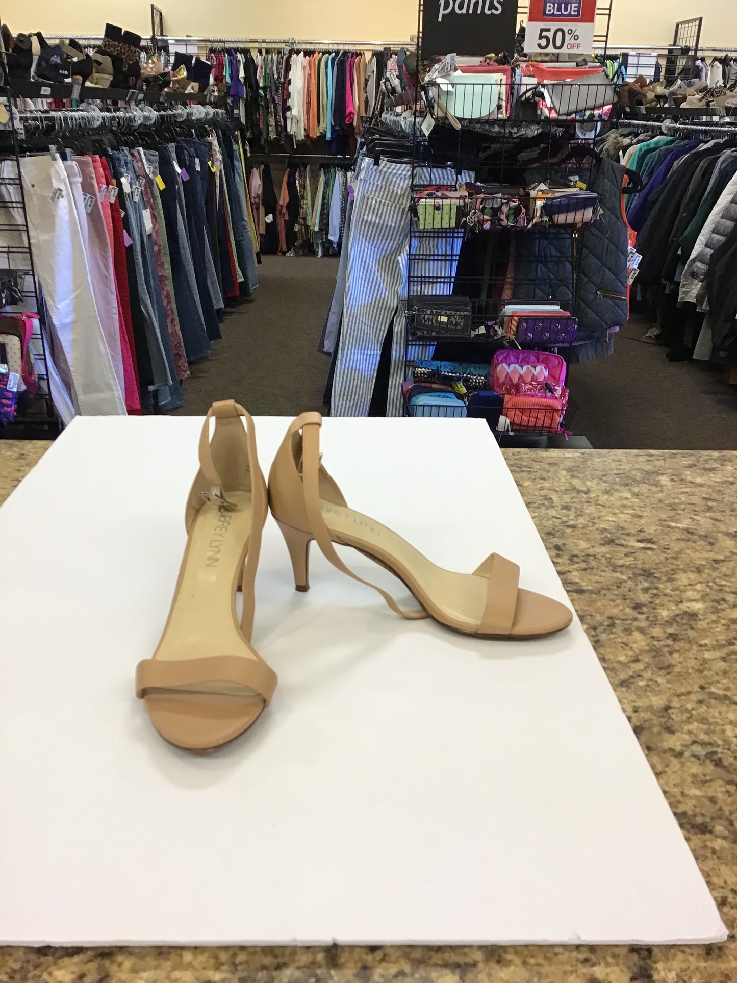 Shoes Heels Kitten By Clothes Mentor In Tan, Size: 8