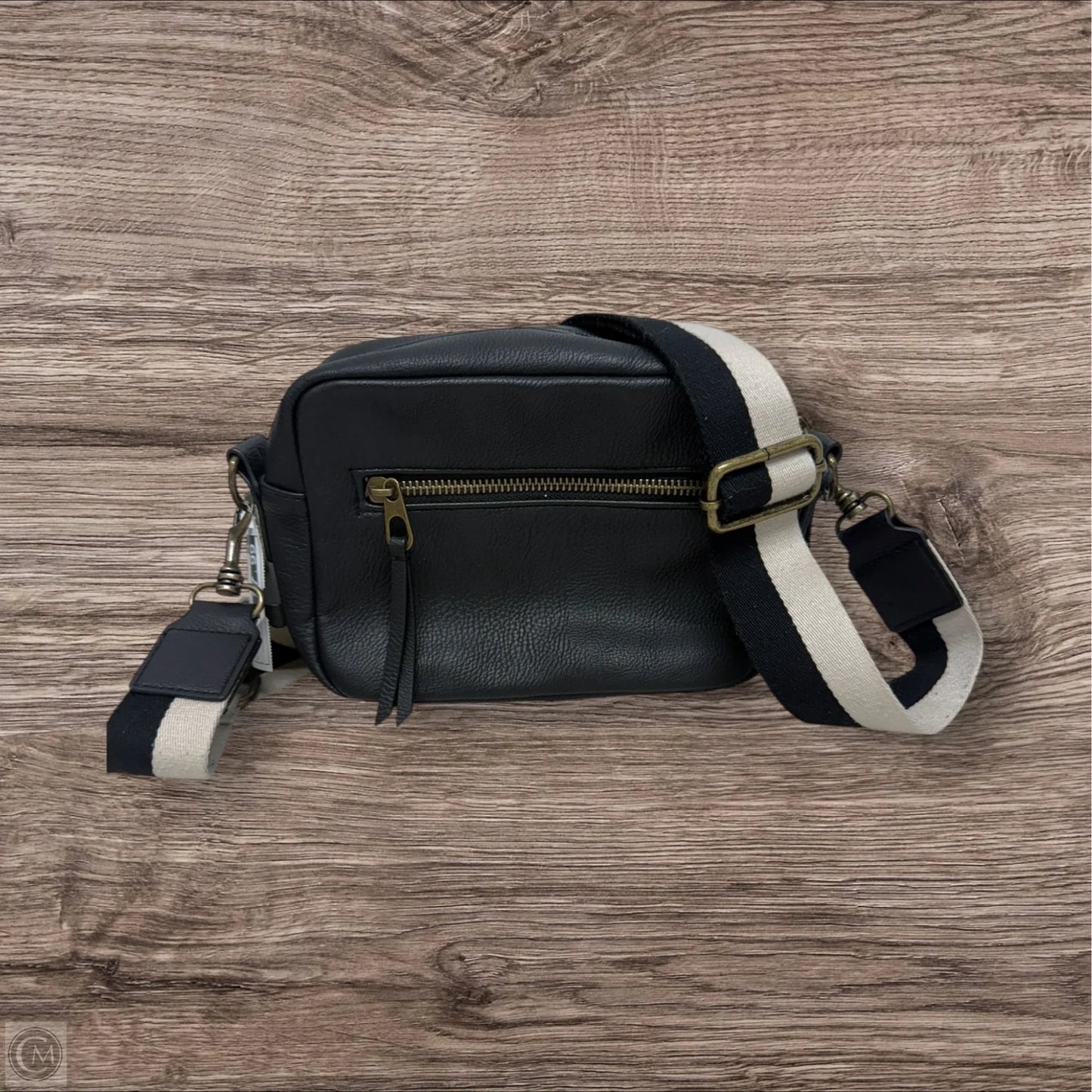 Crossbody By Universal Thread, Size: Small