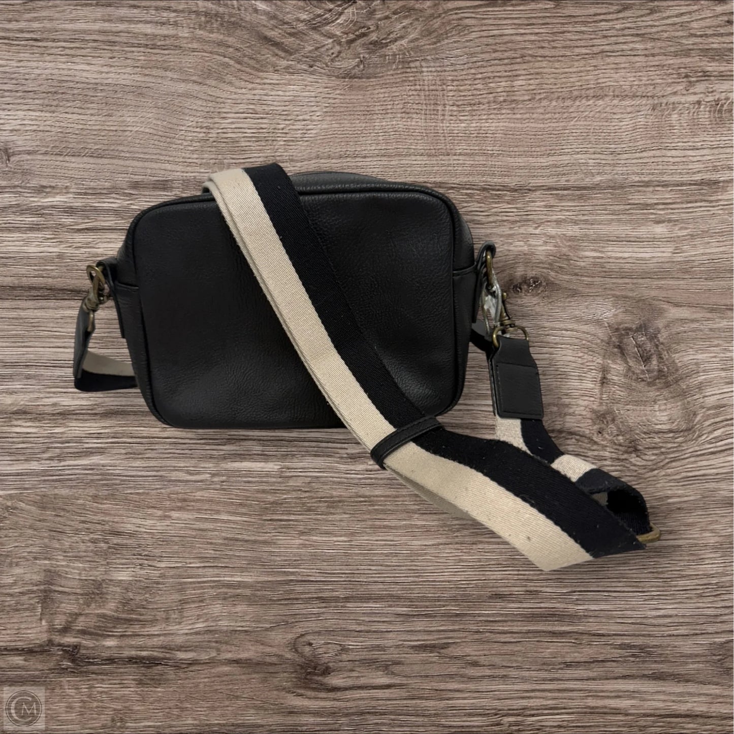 Crossbody By Universal Thread, Size: Small