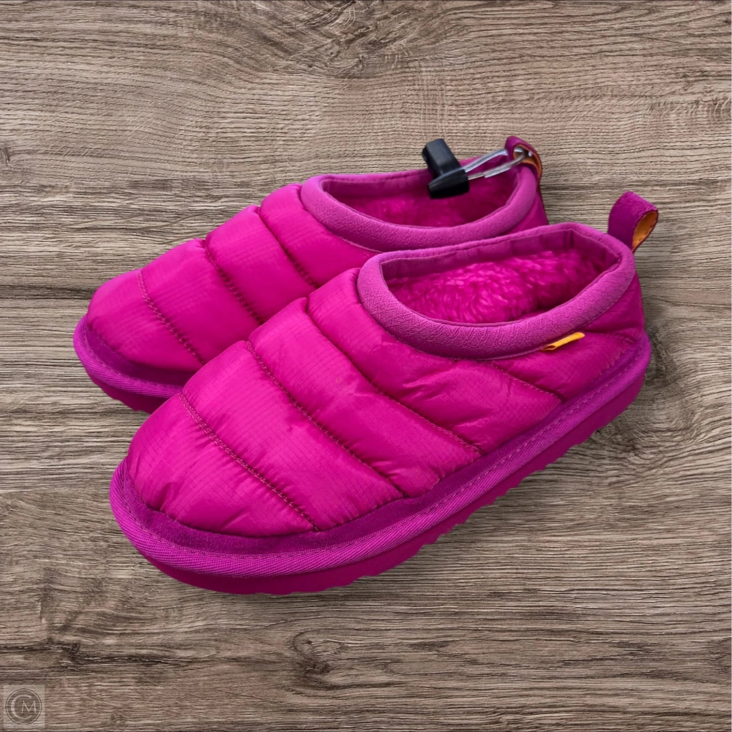 Shoes Designer By Ugg In Pink, Size: 5