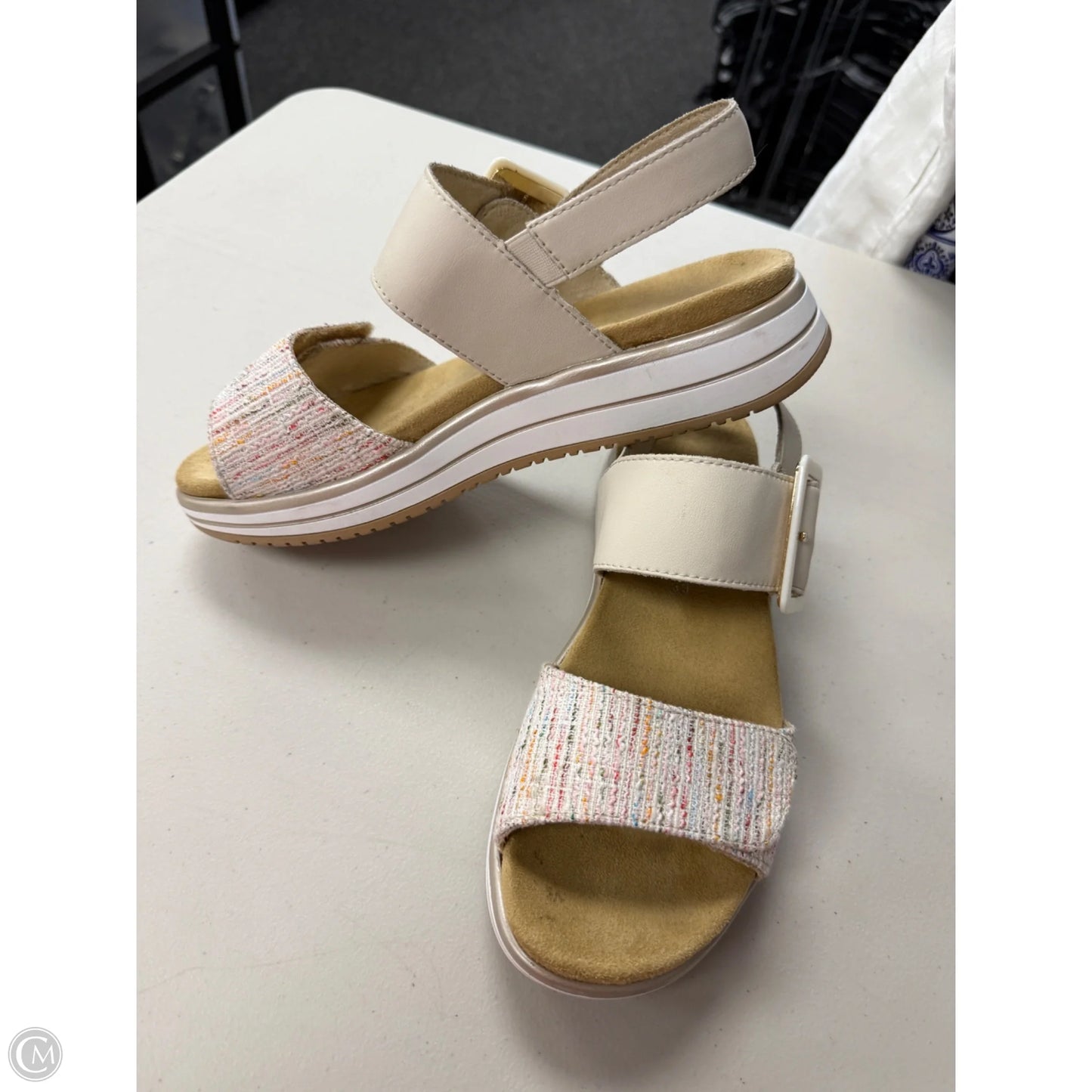 Sandals Heels Platform By Clothes Mentor In Cream & Pink, Size: 8.5