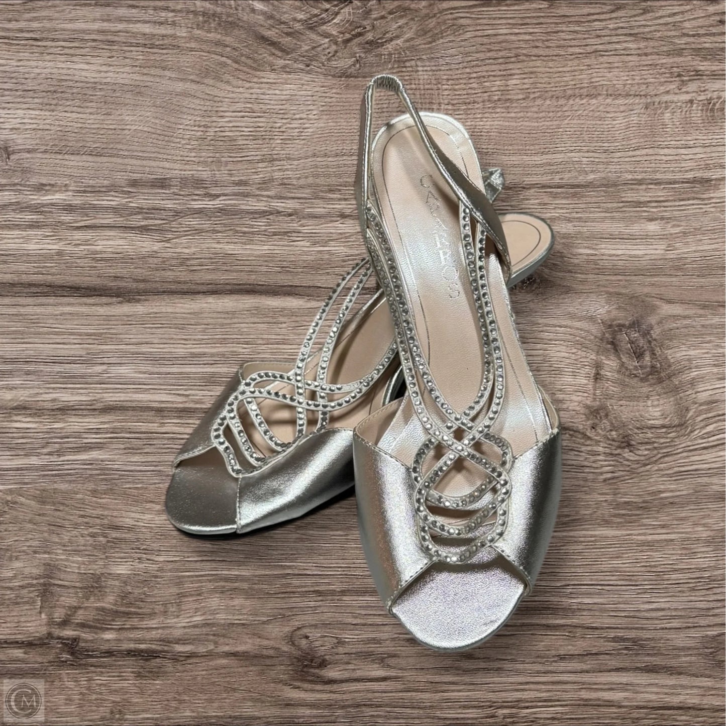 Sandals Heels Kitten By Clothes Mentor In Silver, Size: 8