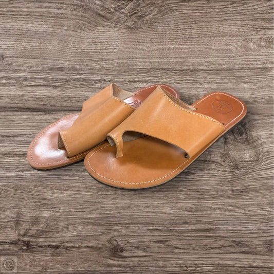 Sandals Flats By Clothes Mentor In Brown, Size: 9