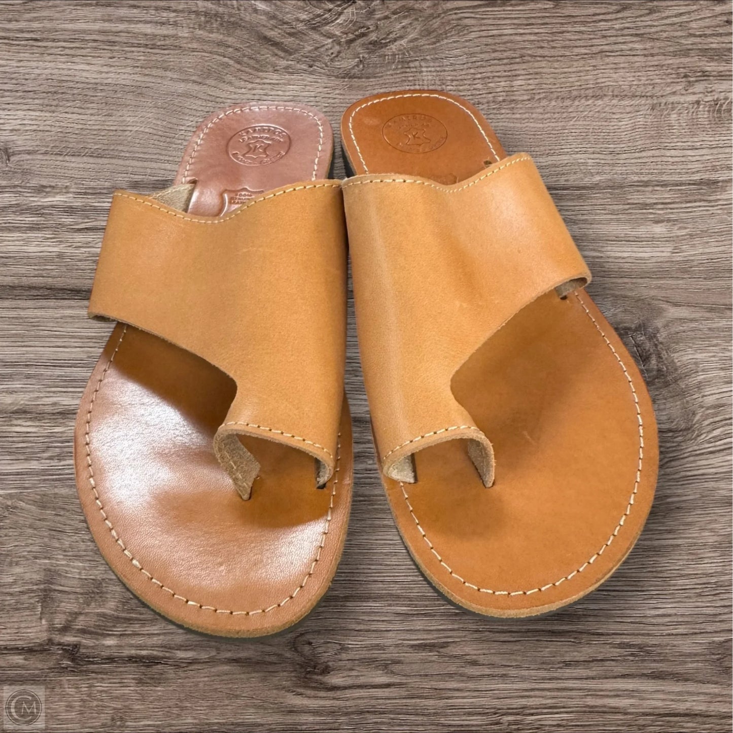 Sandals Flats By Clothes Mentor In Brown, Size: 9