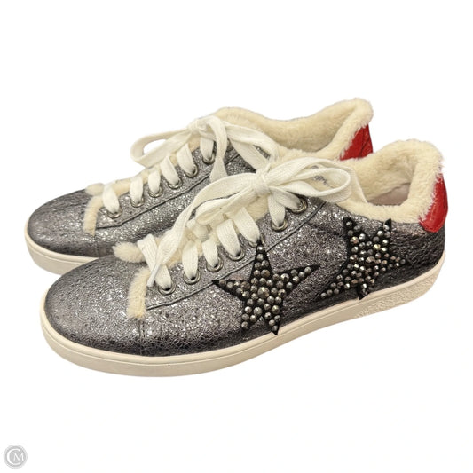 Shoes Sneakers By Cma In Grey & Red, Size: 6.5