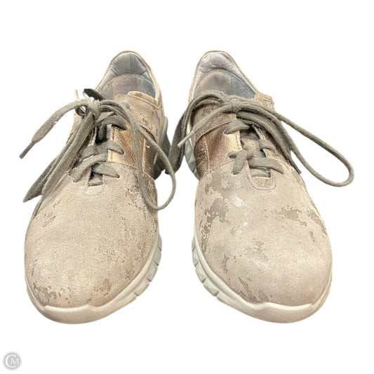 Shoes Sneakers By Naot In Grey, Size: 7