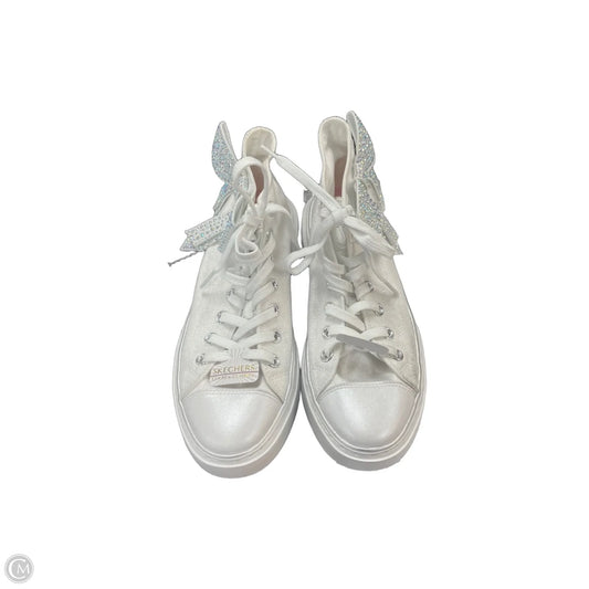 Shoes Sneakers By Skechers In White, Size: 8
