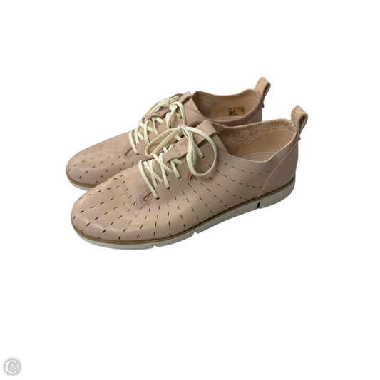 Shoes Flats By Clarks In Tan, Size: 9.5