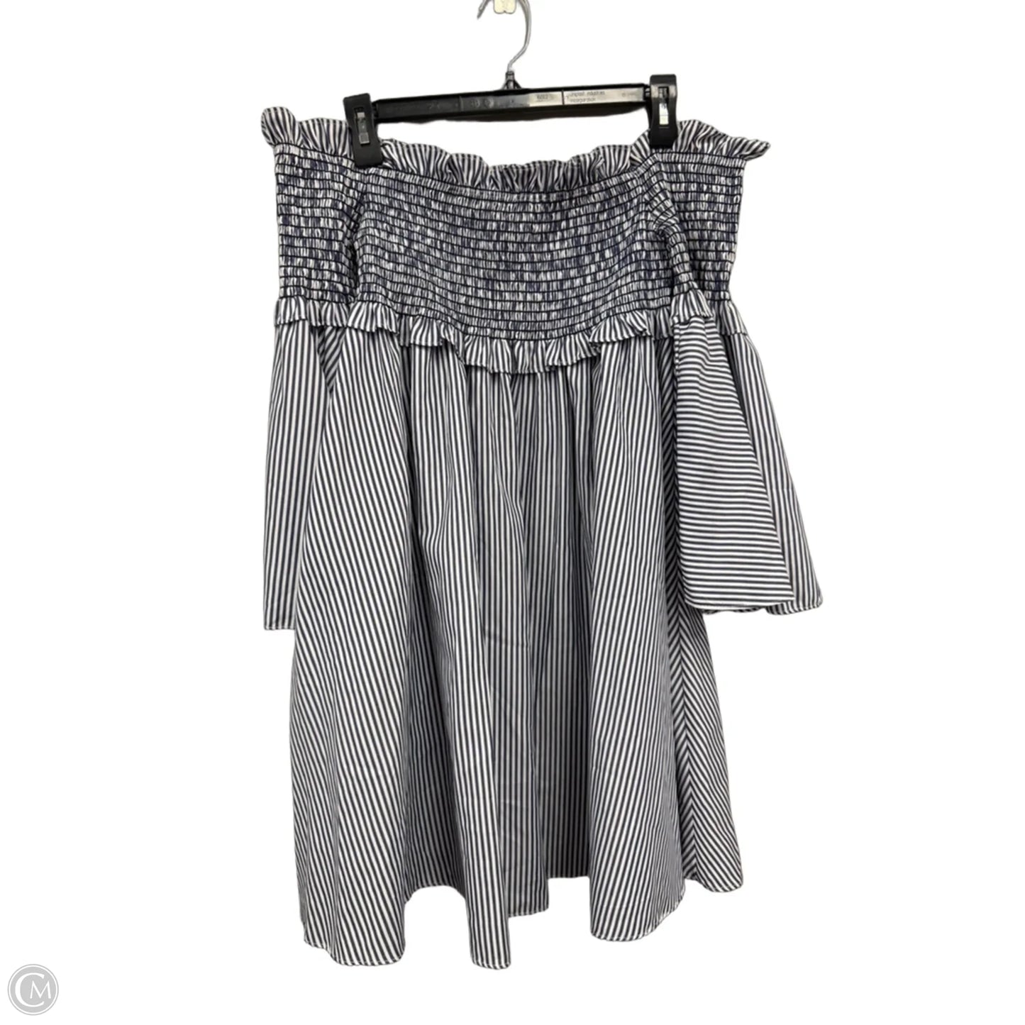 Dress Casual Short By Cmc In Grey & White, Size: M