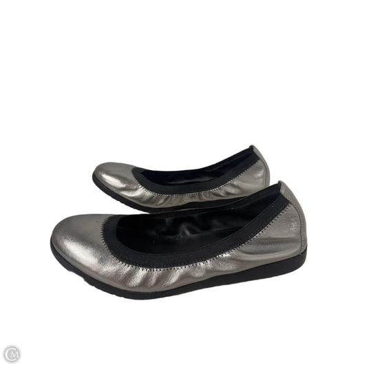 Shoes Flats By Cole-haan In Silver, Size: 9.5