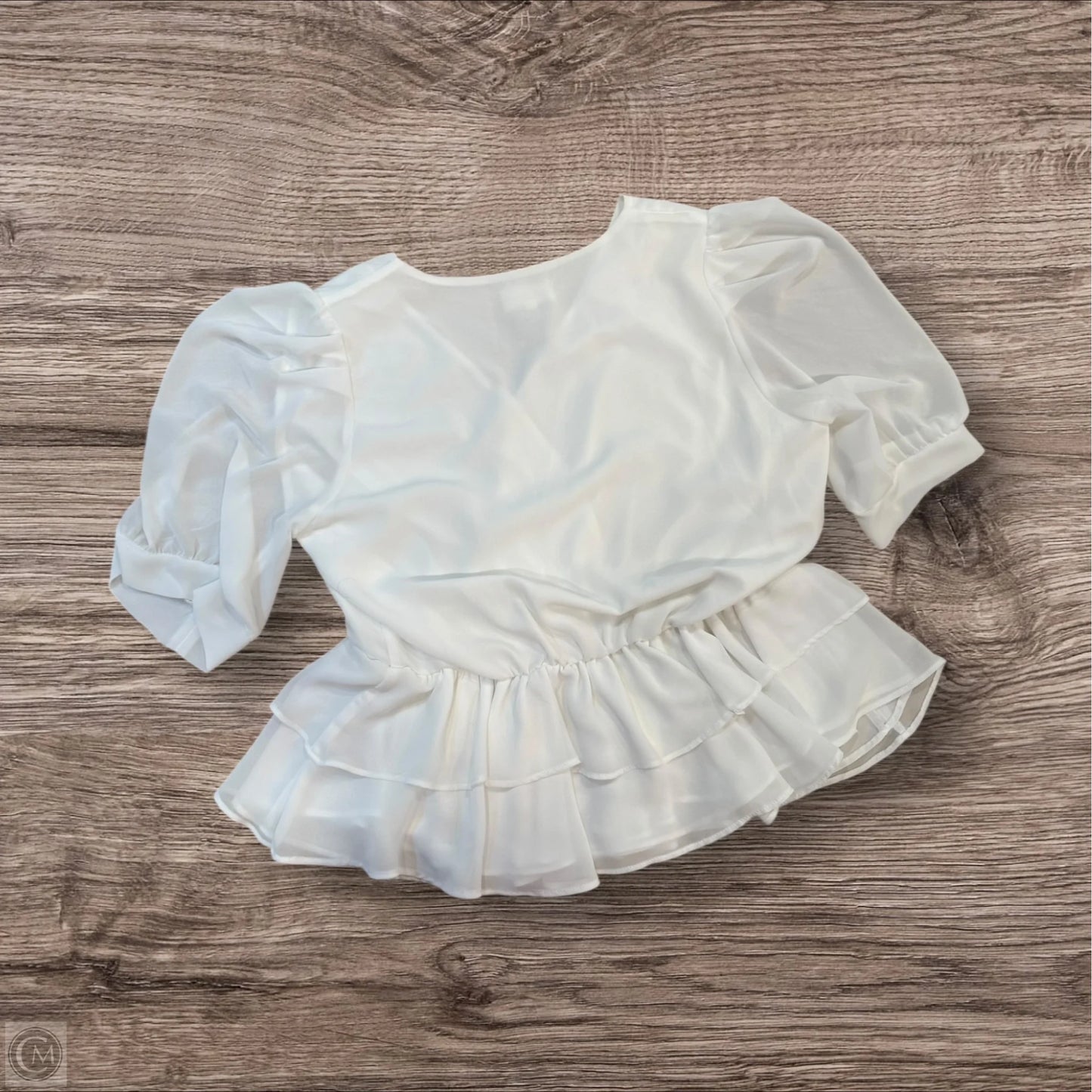 Top Short Sleeve By Melloday In White, Size: M