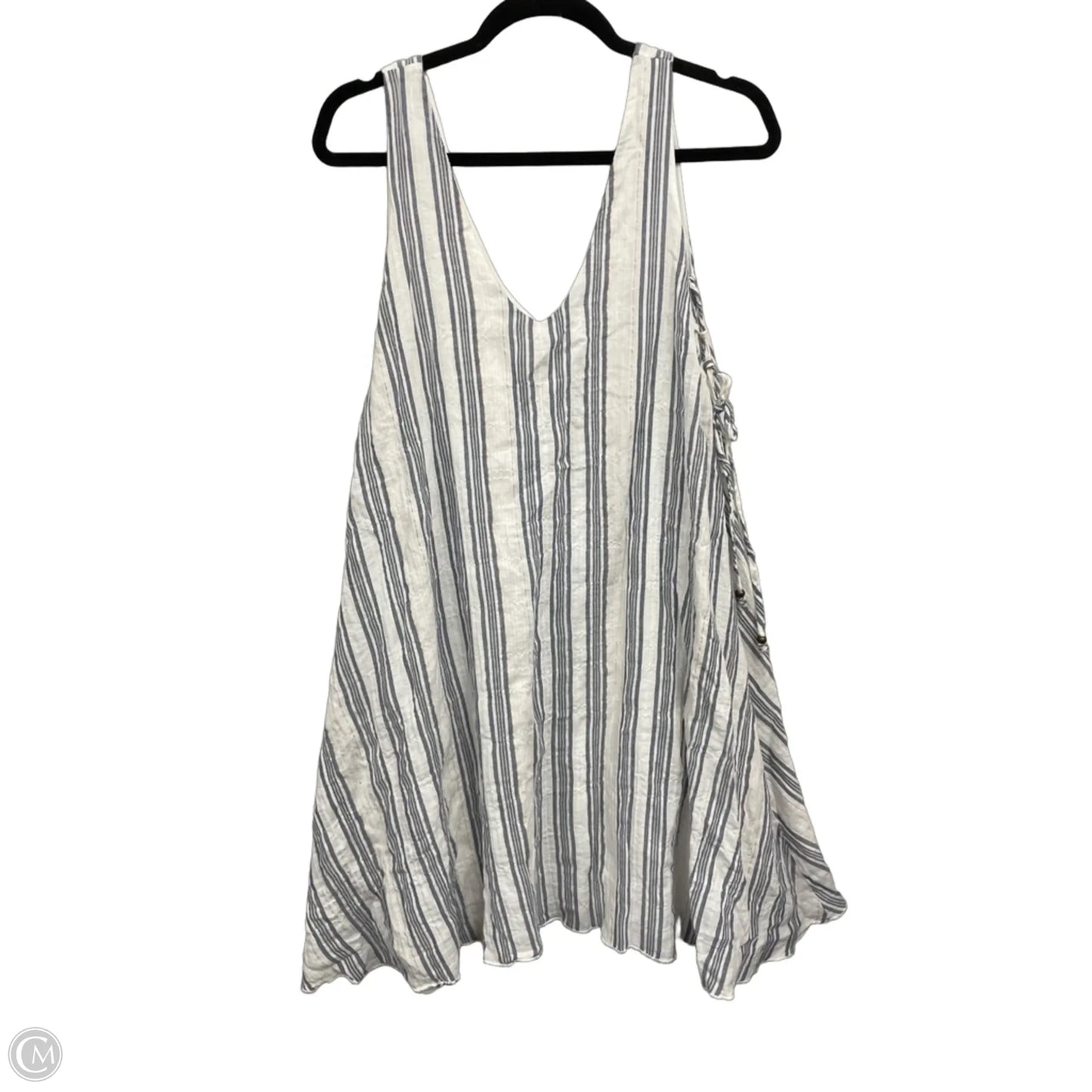 Dress Casual Short By Clothes Mentor In Blue & White, Size: M