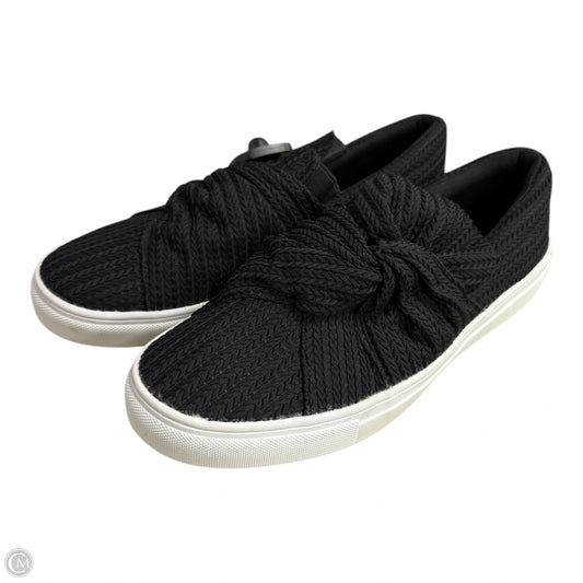 Shoes Sneakers By Clothes Mentor In Black & White, Size: 9
