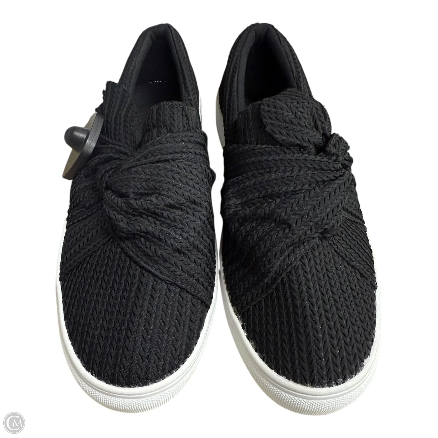 Shoes Sneakers By Clothes Mentor In Black & White, Size: 9