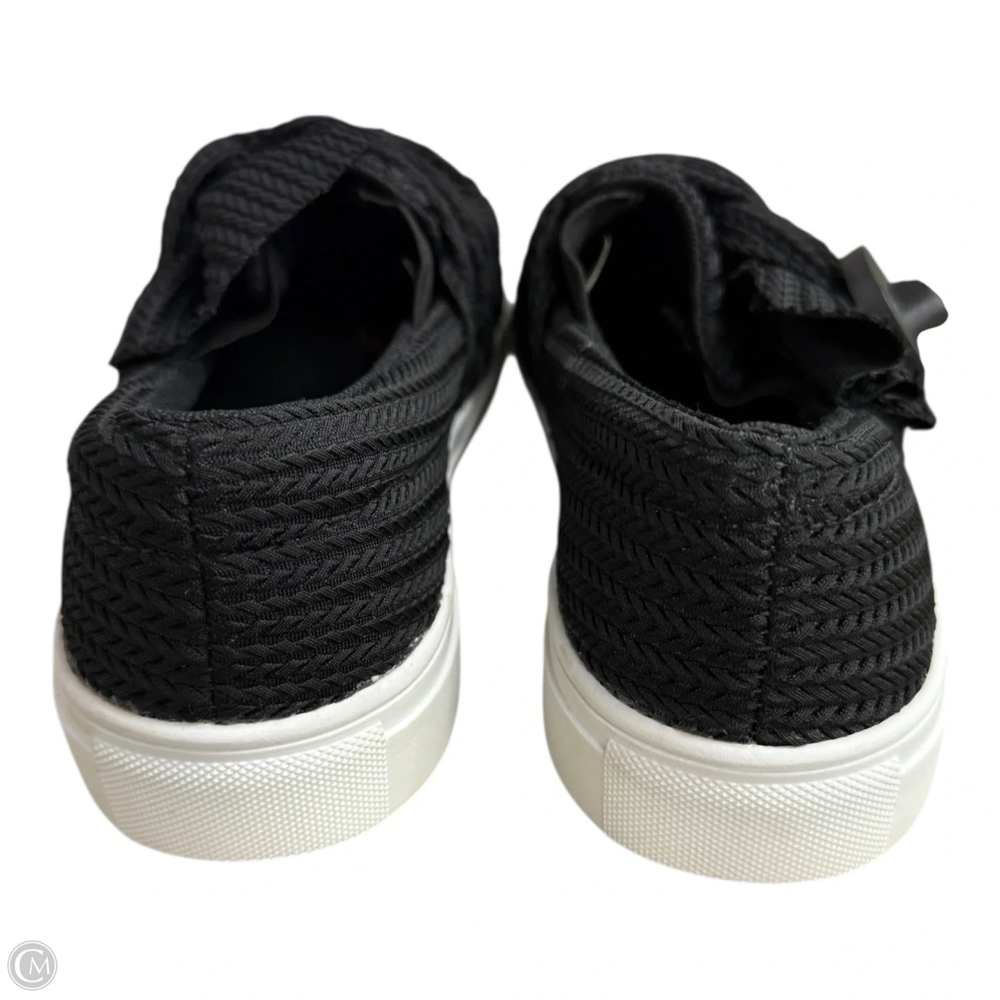 Shoes Sneakers By Clothes Mentor In Black & White, Size: 9
