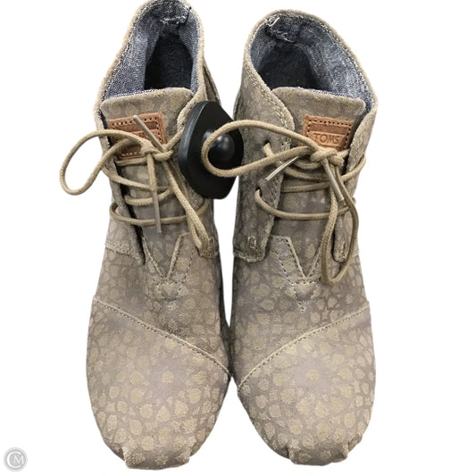 Shoes Heels Wedge By Toms In Grey & Tan, Size: 8