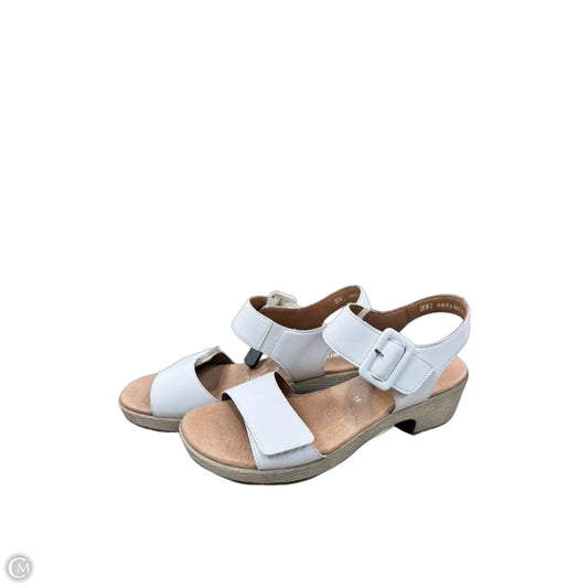 Sandals Heels Block By Clothes Mentor In White, Size: 8.5