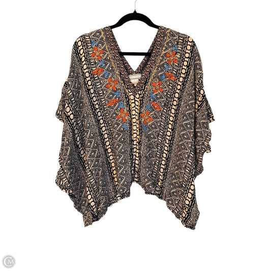 Top Short Sleeve By Flying Tomato In Geometric Pattern, Size: L