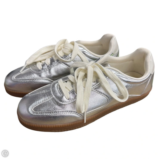 Shoes Sneakers By No Boundaries In Silver, Size: 7