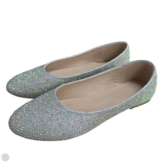 Shoes Flats By Clothes Mentor In Silver, Size: 7.5