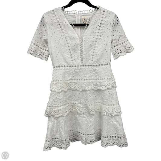 Dress Casual Short By Clothes Mentor In White, Size: M