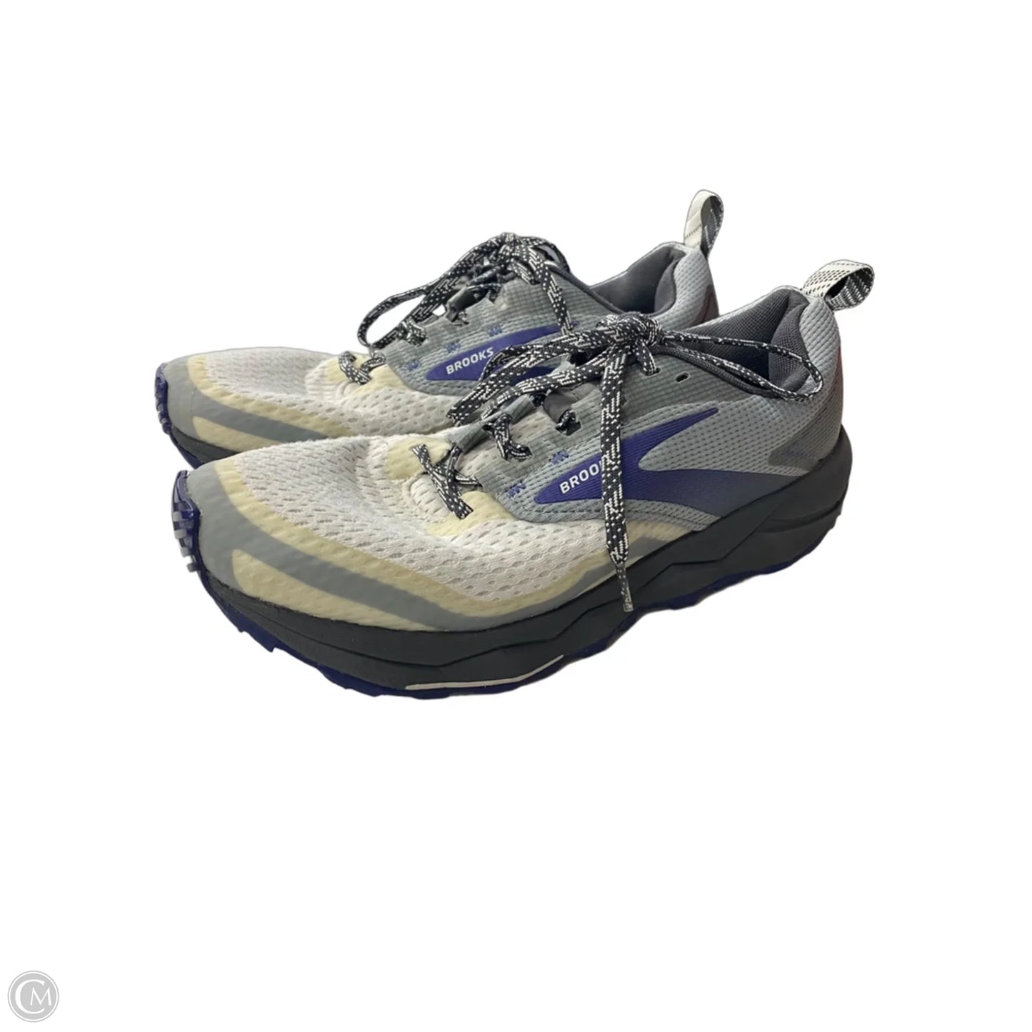 Shoes Athletic By Brooks In Grey & White, Size: 8.5