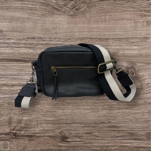 Crossbody By Universal Thread, Size: Small