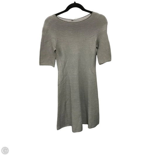 Dress Casual Short By Uniqlo In Green & White, Size: Xs