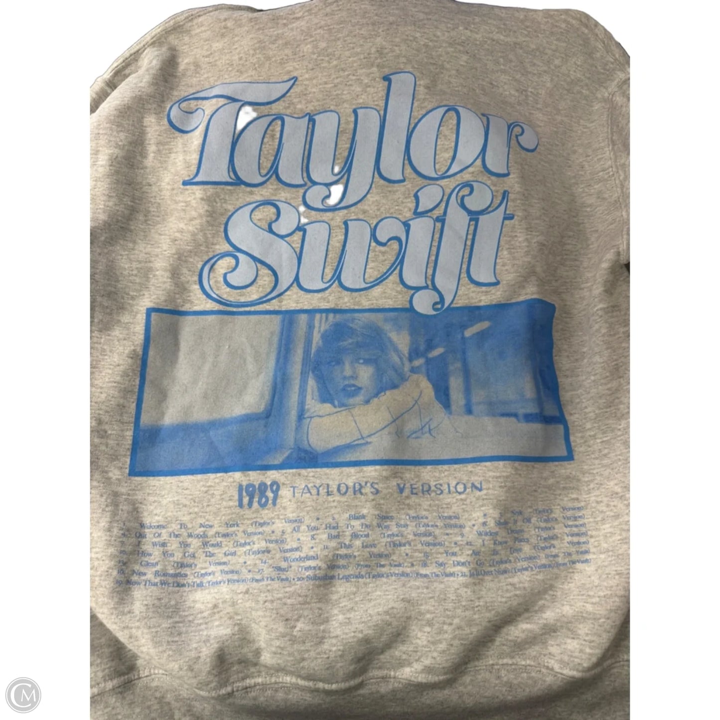 Sweatshirt Hoodie By Clothes Mentor In Grey, Size: M