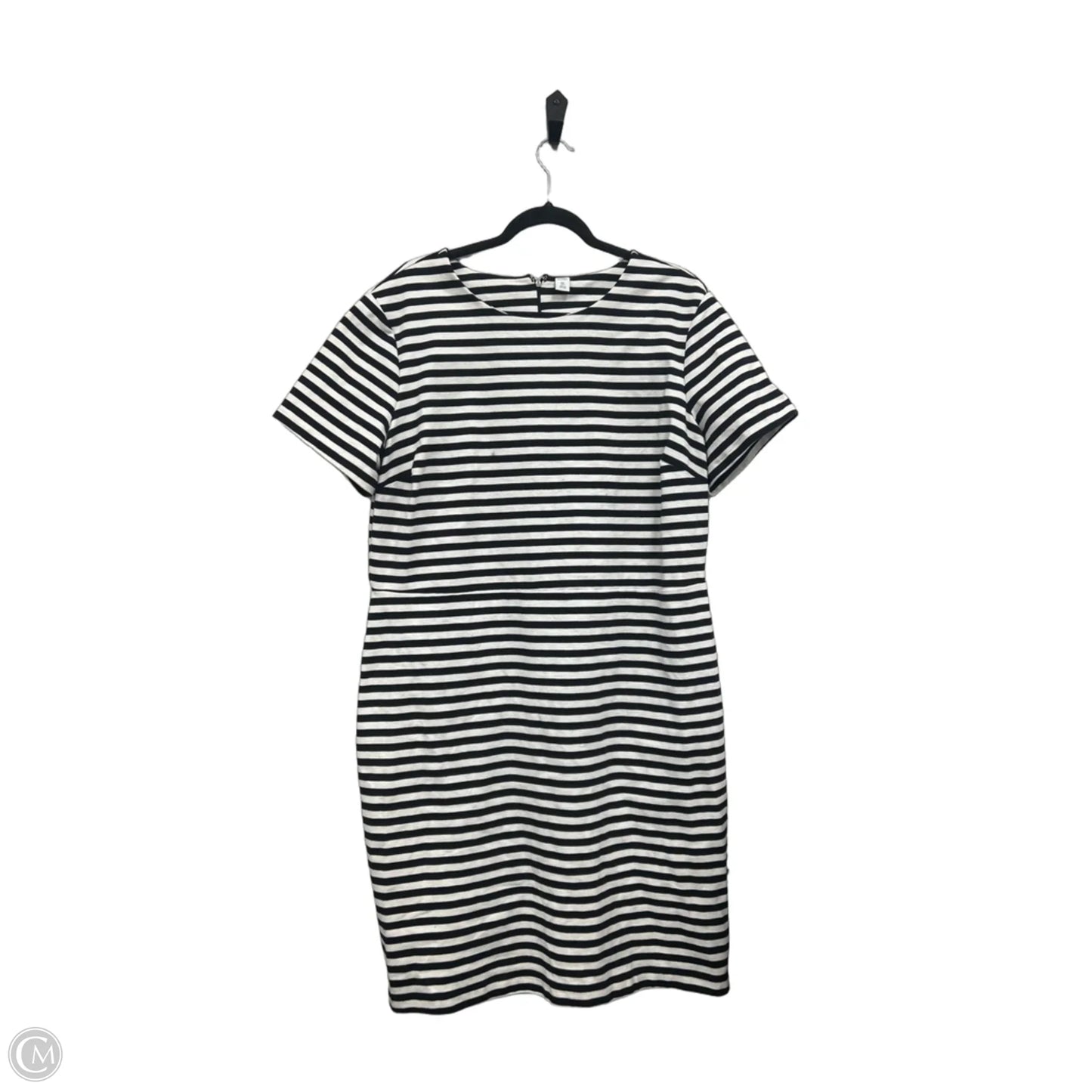 Dress Casual Short By Old Navy In Black & White, Size: Xxl