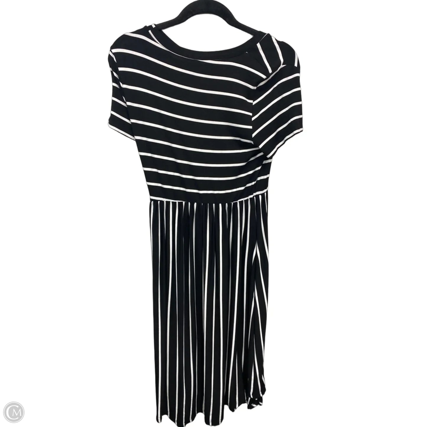 Dress Casual Midi By Clothes Mentor In Black & White, Size: S