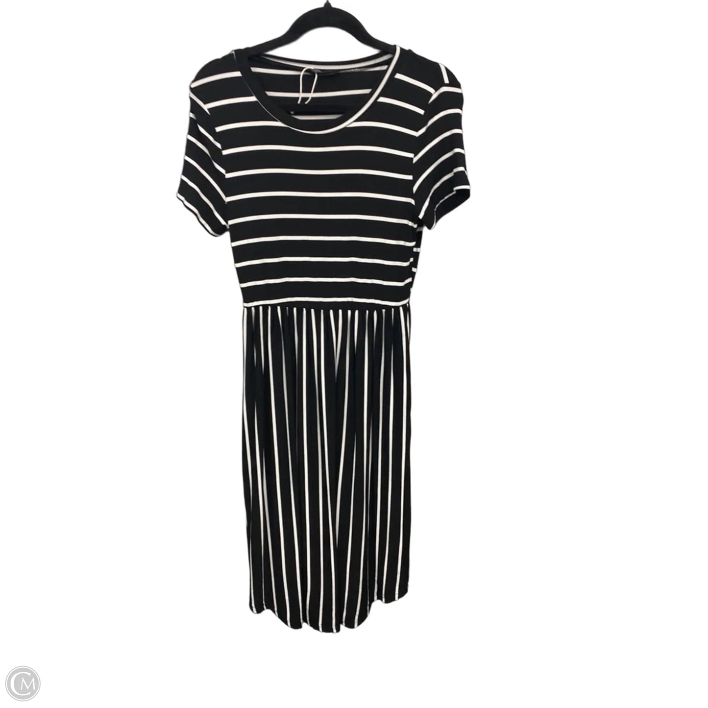 Dress Casual Midi By Clothes Mentor In Black & White, Size: S