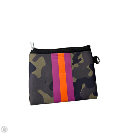 Makeup Bag By Clothes Mentor, Size: Small