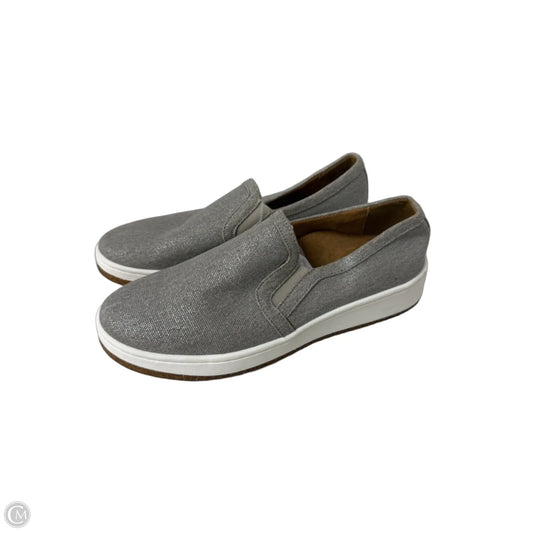 Shoes Flats By Aetrex In Grey, Size: 7