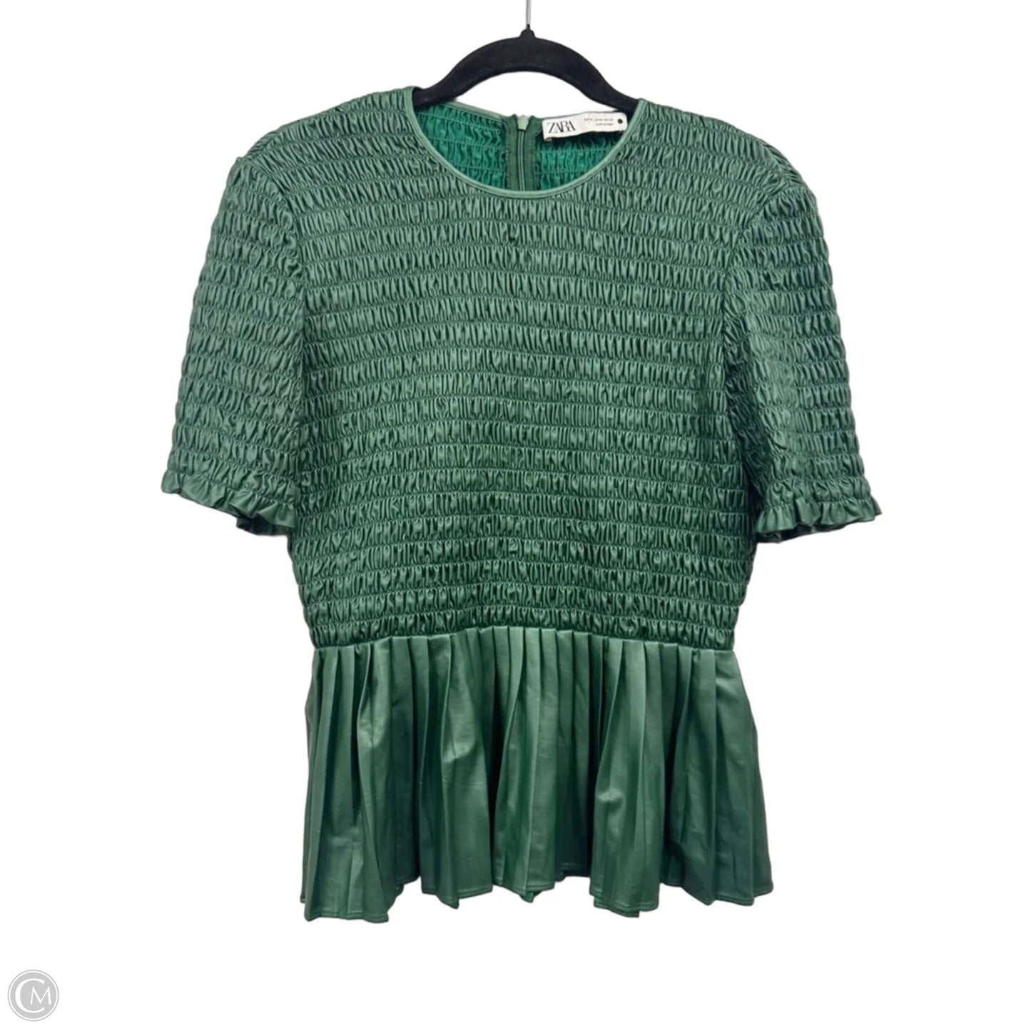 Top Short Sleeve By Zara In Green, Size: M
