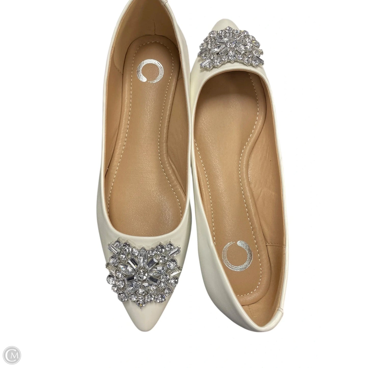 Shoes Flats By Clothes Mentor In Silver & White, Size: 8.5