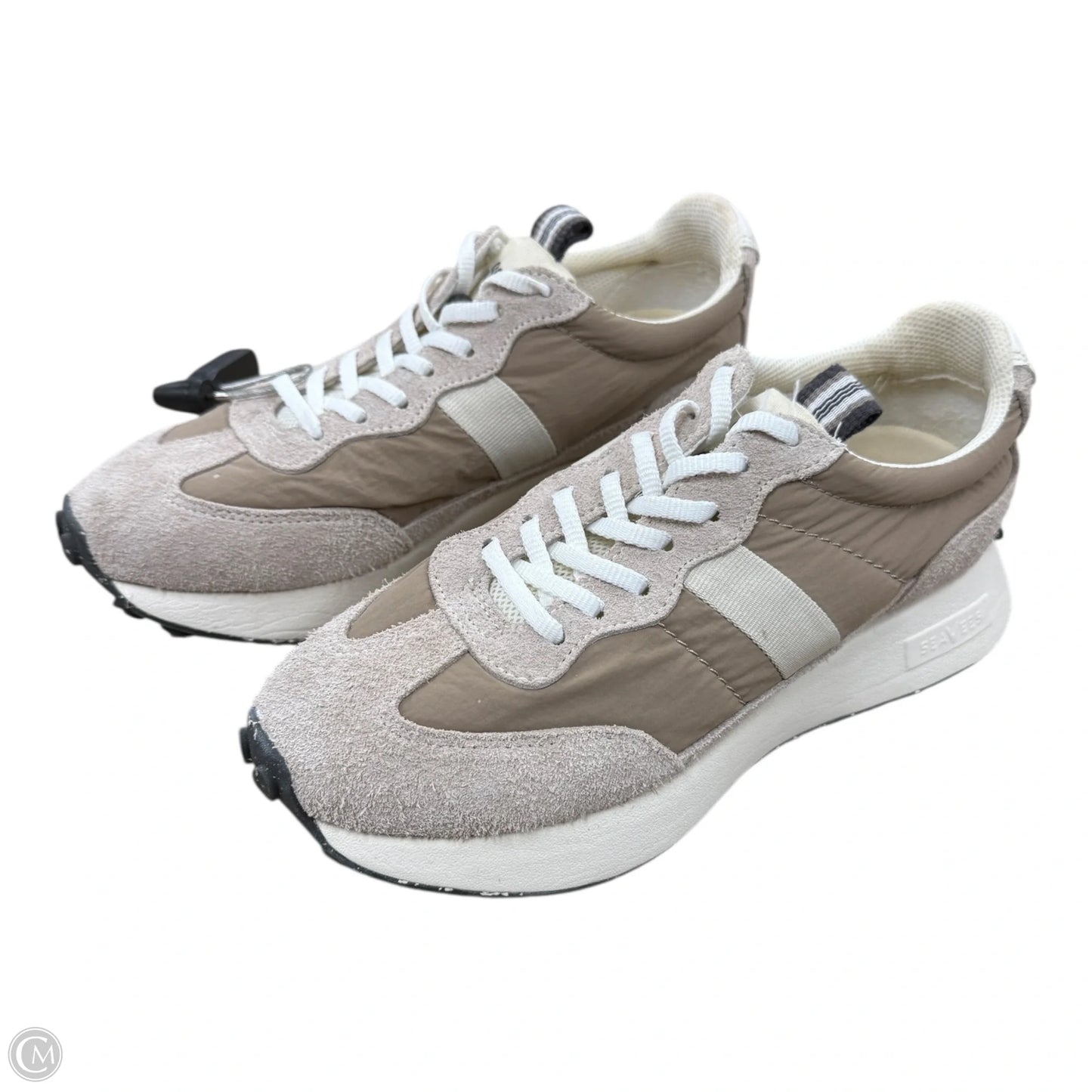 Shoes Sneakers By Cmb In Tan, Size: 9