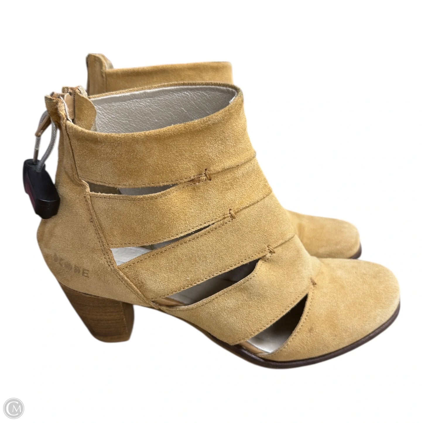 Boots Ankle Heels By Cmb In Tan, Size: 7.5