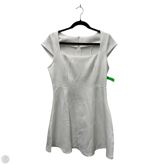 Dress Casual Short By Clothes Mentor In White, Size: L