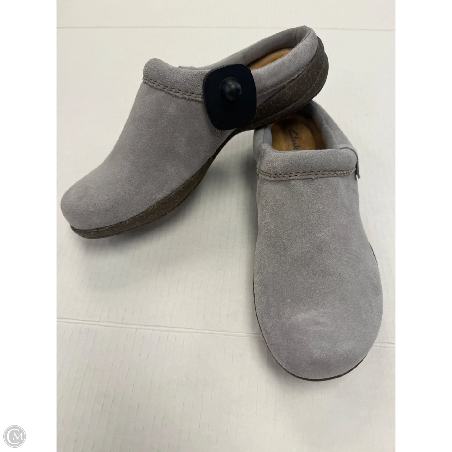 Shoes Flats By Clarks In Grey, Size: 10