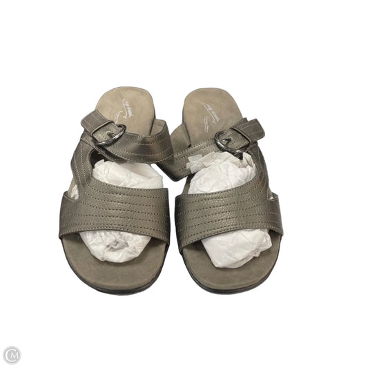 Sandals Flats By Easy Street In Brown, Size: 7.5